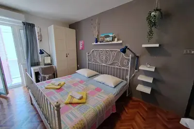 Appartement de quatre chambres avec la terrasse Mundanije, Rab (A-23299-a)