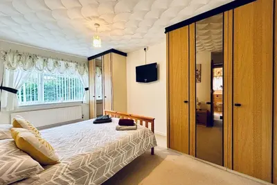 Image de EEJs Cozy 2-Bedroom Apartment in Nailsea