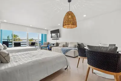 Image de Peaceful Oceanfront Apt with Pool at Marina Lanais