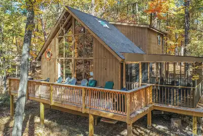 Image de Pet-Friendly A-Frame w/ Pool, Golf, & Forest