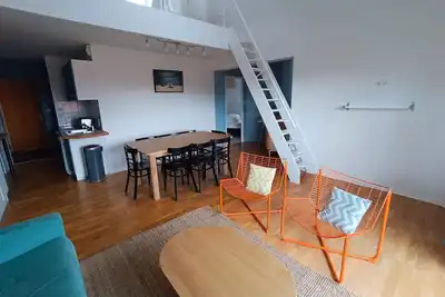 Image de Appartement refait à neuf avec Balcon Vue Mer à 50m de la Plage, pour 6-8 Pers
