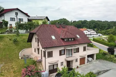 Image de A high-quality, comfortable and spacious house in a charming small town.