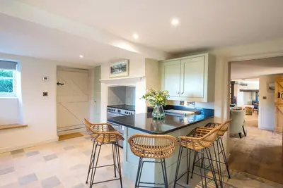 Image de Luxury Interior Designed Retreat ❃ w/Tennis Court, Garden and Rural Views