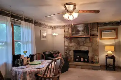 Image de Lake Congamond Cozy Stylish Comfortable House