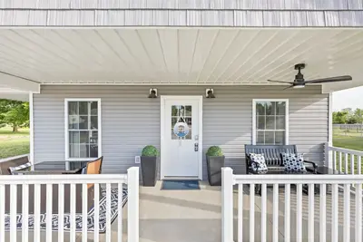 Image de Charming home minutes away from Mark Twain Lake equipped with all amenities.