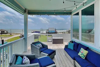 Image de Sea Forever | Pet Friendly, Stunning Water Views, Game Room, Wet Bar + Fire Pit!