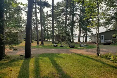 Image de Lakefront Cabin on Island Lake