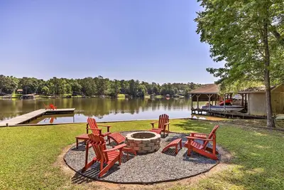 Image de Lake Sinclair Waterfront Home with Private Dock and Fire Pit