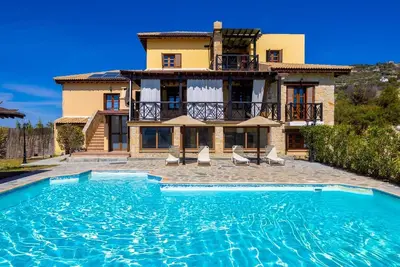 Image de Villa River View - Quatre Chambres Villa, Couchages 9