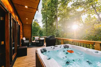 Image de Hot Tub | A-Frame Cabin Sleeps 8 | Fire Pit | Pets