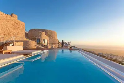 Image de Extravagant Santorini Villa | Villa Maris Stella | 5 Bedrooms | Private Infinity Pool & Jacuzzi | Stunning Sea Views | Privacy & Luxury | Pyrgos Kalistis