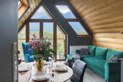 Image de A cozy 2-bedroom apartment with amazing view