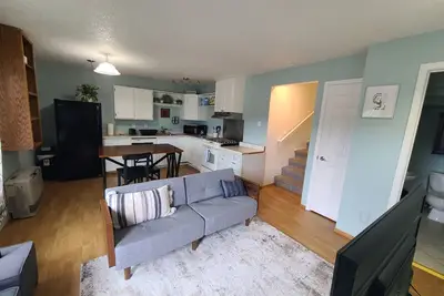Image de Boutique condo close to trails 1 bed 1. 5 bath