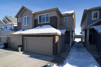 Image de Beautiful Elegant Home Sleeps 10! (With Ac)