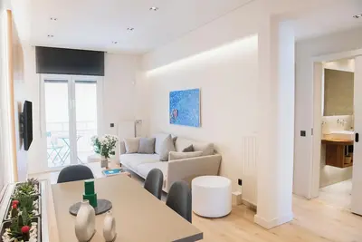 Image de Luxury Modern Apt near Acropolis and 350 mt from Metro Station