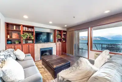 GrandView 303 -2 Bedroom Waterfront condo