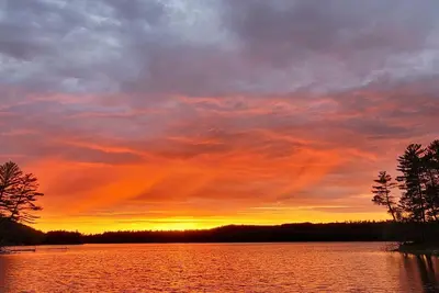 Image de Beautifully Remodeled Lakefront Cottage With Picturesque Views Of Lake Mildred