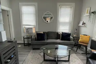 Image de Charming 2 Br in the center of Hoboken - Minutes from Nyc