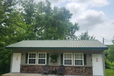 Image de Hogan's Hideout Duplex #15, Cozy, Private cottage!