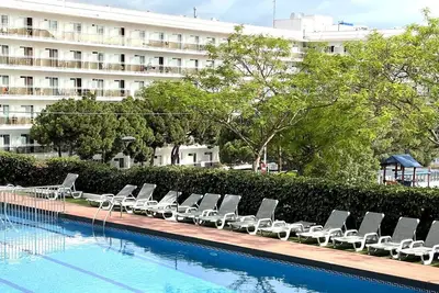 Image de Beach Mariposa Salou, chauffée et piscine.