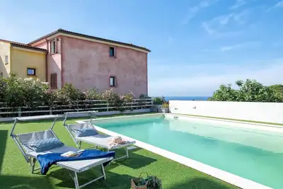 Image de Joli appartement pour 5 personnes avec piscine, Wifi, climatisation, Tv et patio