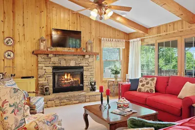 Image de Bear View Cabin | Historic Highlands with Beautiful Mountain Views