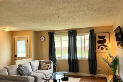Image de 5br | Sleeps 14 | 10mins stadium | Londonderry mall