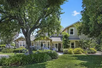 Image de Blade & Bloom Estate: 3. 5 acre Private Resort. Family Retreat, Weddings, Events