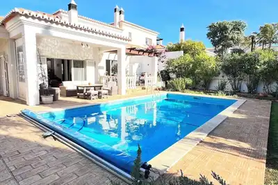 Image de Attractive 3-bedroomed private villa with a pool, Ac and Wifi