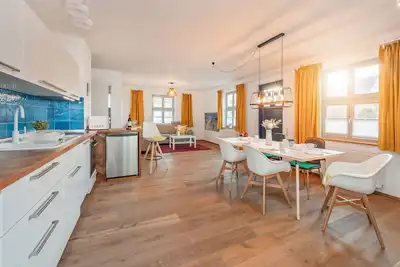 Image de Modernes Ferienhaus mit Garten