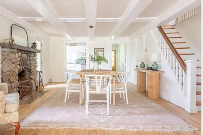 Image de Rose Meadow: Quiet 1800s Farm House