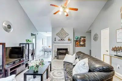 Image de Charming 3bd/ Office/Yard & Pet-Friendly