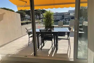 Image de Marina 3p avec clim, terrasse, quai privatif, proche plage - 6 couchages