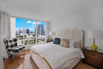 Image de Gym Access | Bayview Balcony | StayCozy