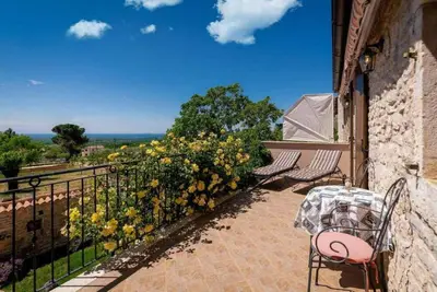Image de Typical Istrian stone house, 6 persons, beautiful panoramic view of the sea, garden