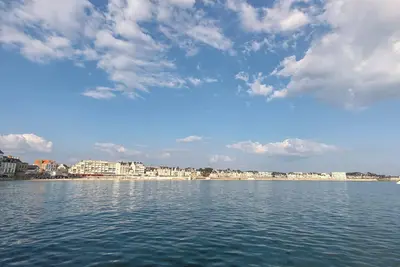 Image de Appartement calme et confortable en cœur de ville, à 2 pas de la Grande Plage