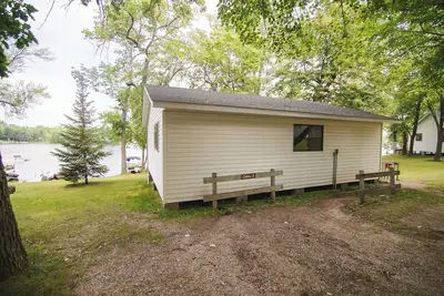 Image de Lazy Days, a 3br lakefront cabin on the Horseshoe Chain of Lakes in Richmond, Mn