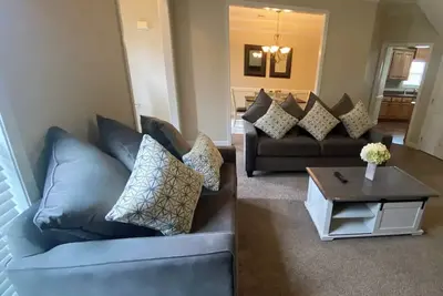 Image de Classic connection in the Hub City!