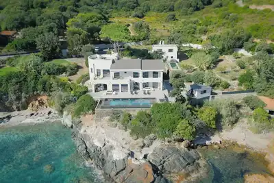 Image de 8 Bedroom Villa in tomino