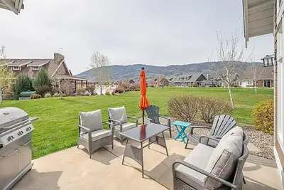 Image de Sunrock Meadow Cottage | Osoyoos Lake | 4br Near Pools
