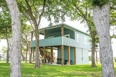 Image de Charming Caney Creek Getaway - 3 Bedrooms, 2 Bathrooms. Private Pier