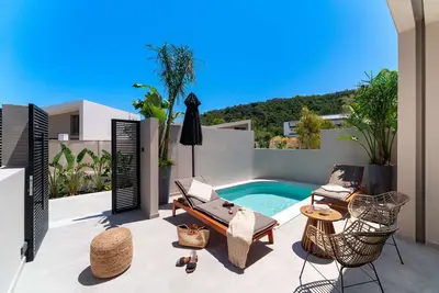 Image de Welcome to Afesou Suites, your perfect sanctuary in the stunning coastal area of Ixia, Rhodes.