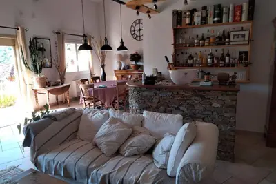 Image de Villa de 180m2, 3 ch. 3 sdb, climatisé, Terrasse couverte, barbecue, piscine.