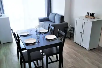 Image de T2 climatisé avec piscine plage (900m) et parking