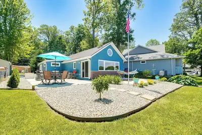 Image de Waterfront w/ Boat Dock: Retreat on Indian Lake