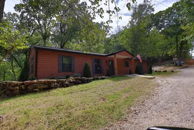 Image de 4 Bedroom Cabin Retreat