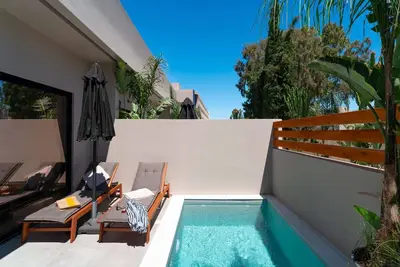 Image de Welcome to Afesou Suites, your perfect sanctuary in the stunning coastal area of Ixia, Rhodes.