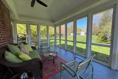 Image de Southold retreat-- Indoor/outdoor living near immaculate beaches & wineries\n\n\n\n