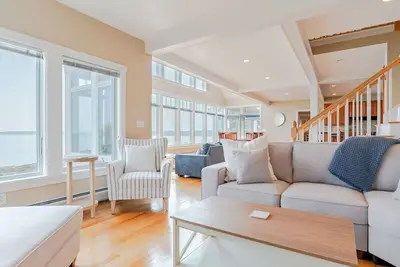 Spacious York Home - Stunning Ocean Views, Ideal for Multi-Family Stays