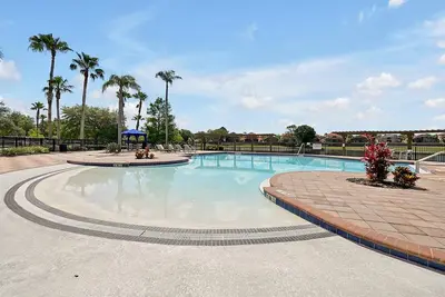 Image de Delightful Popular and Spacious Home with Pool\/Spa